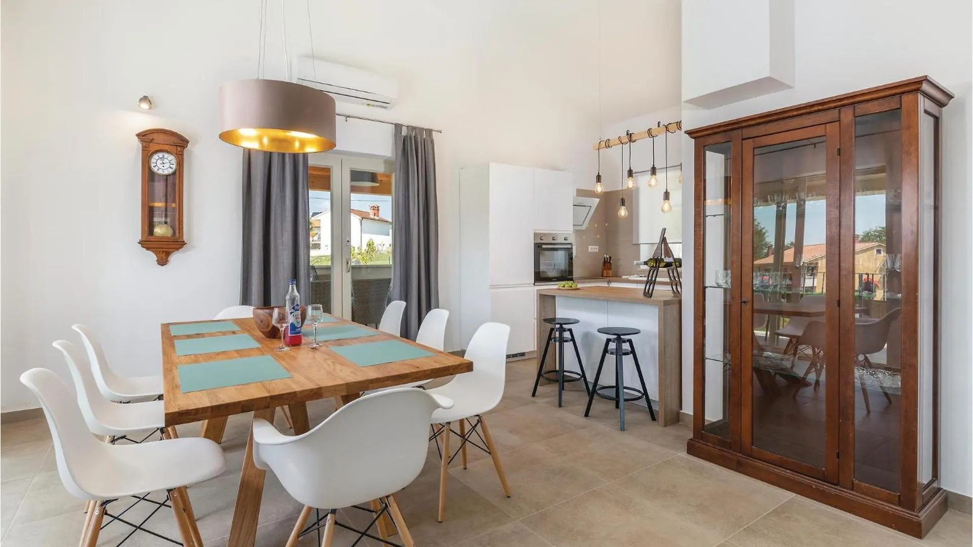 펜션 Beautiful Home In Visnjan With Sauna Prhati 크로아티아